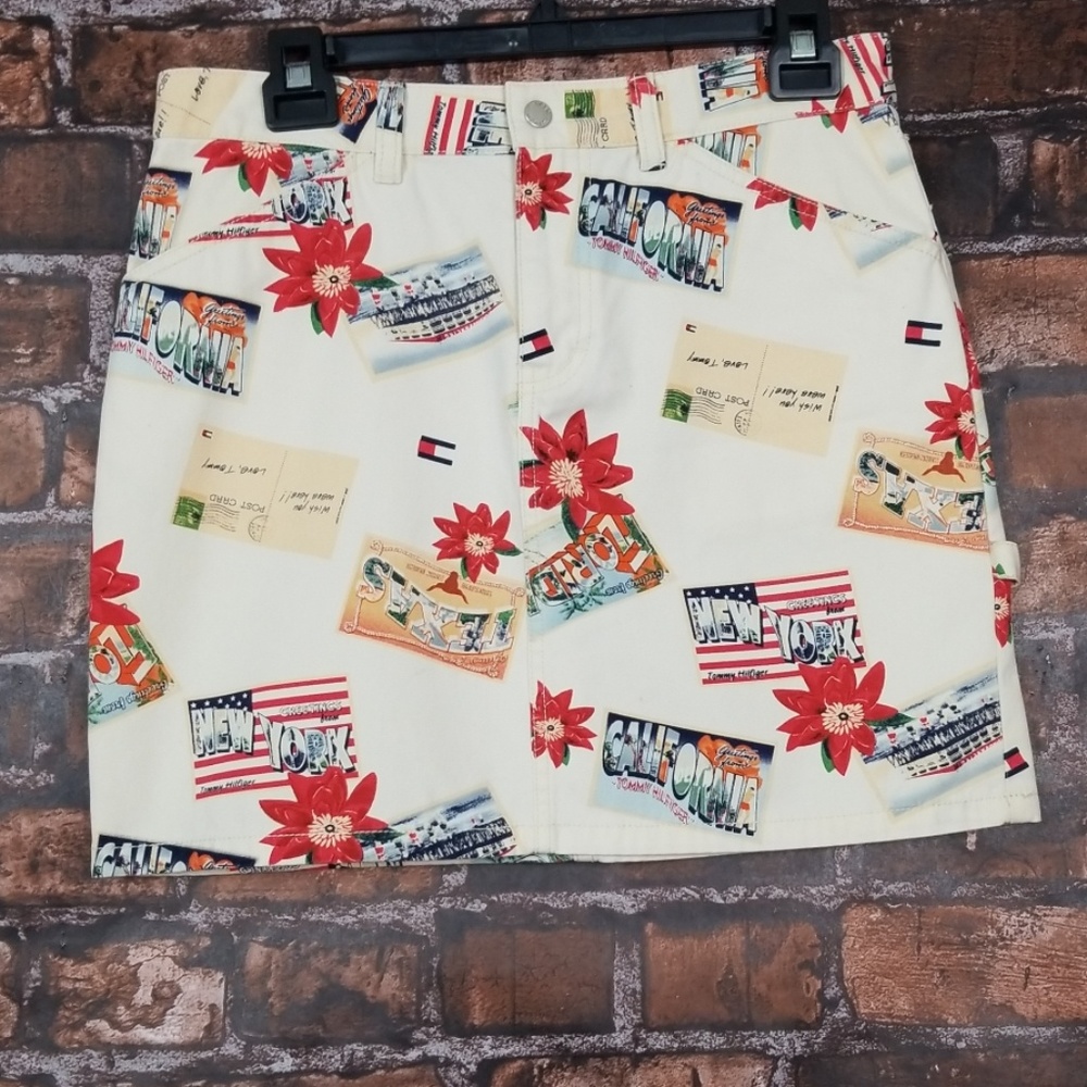 Tommy Hilfiger White Mini Skirt with Red Floral & Postcard Print